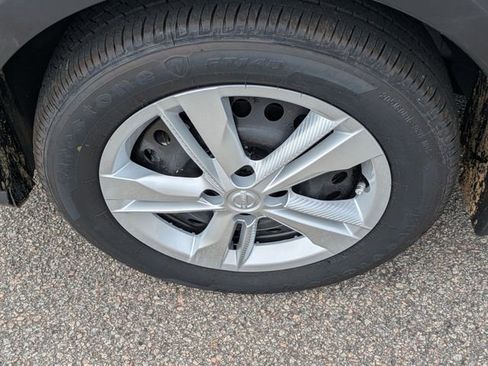 New 2025 Nissan Kicks Play S FWD image 10