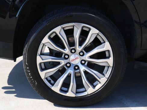 Used 2021 GMC Yukon Denali w/ LPO, Illumination Package image 9