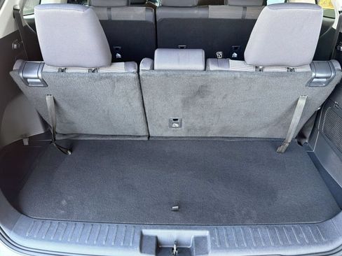 Used 2025 Toyota Highlander LE FWD image 20
