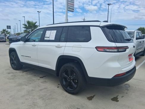 Used 2023 Jeep Grand Cherokee L Laredo RWD image 5