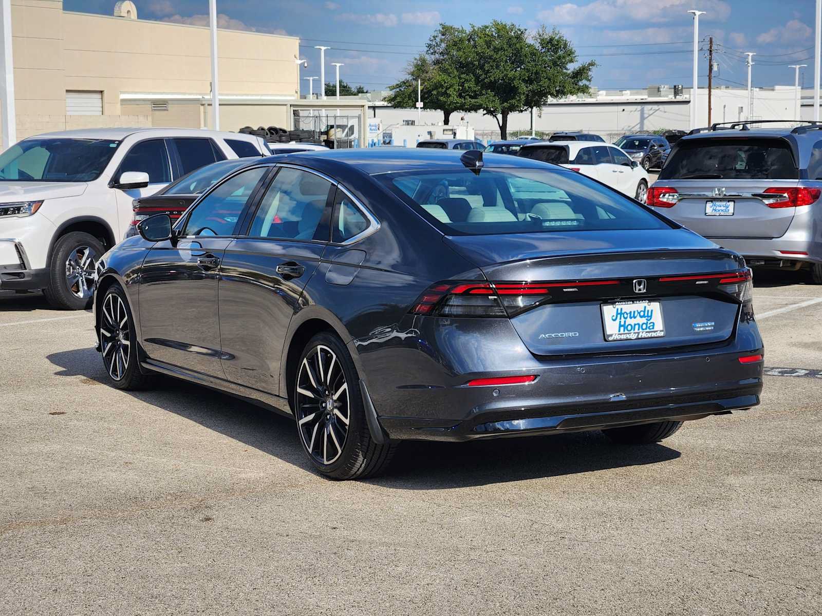 Used 2024 Honda Accord Touring image 5
