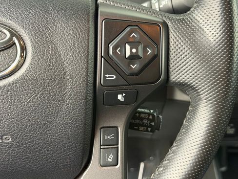 Used 2022 Toyota Tacoma TRD Off-Road w/ Technology Package RWD image 27