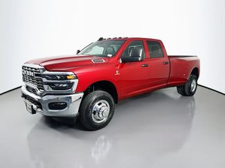 New 2026 RAM 3500 Tradesman AWD/4WD video 3