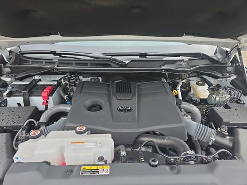 Used 2025 Toyota Tundra Limited image 29