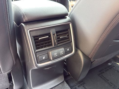 Used 2024 Subaru Forester Touring AWD/4WD image 18