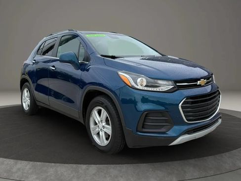Used 2019 Chevrolet Trax LT w/ Driver Confidence Package FWD image 1