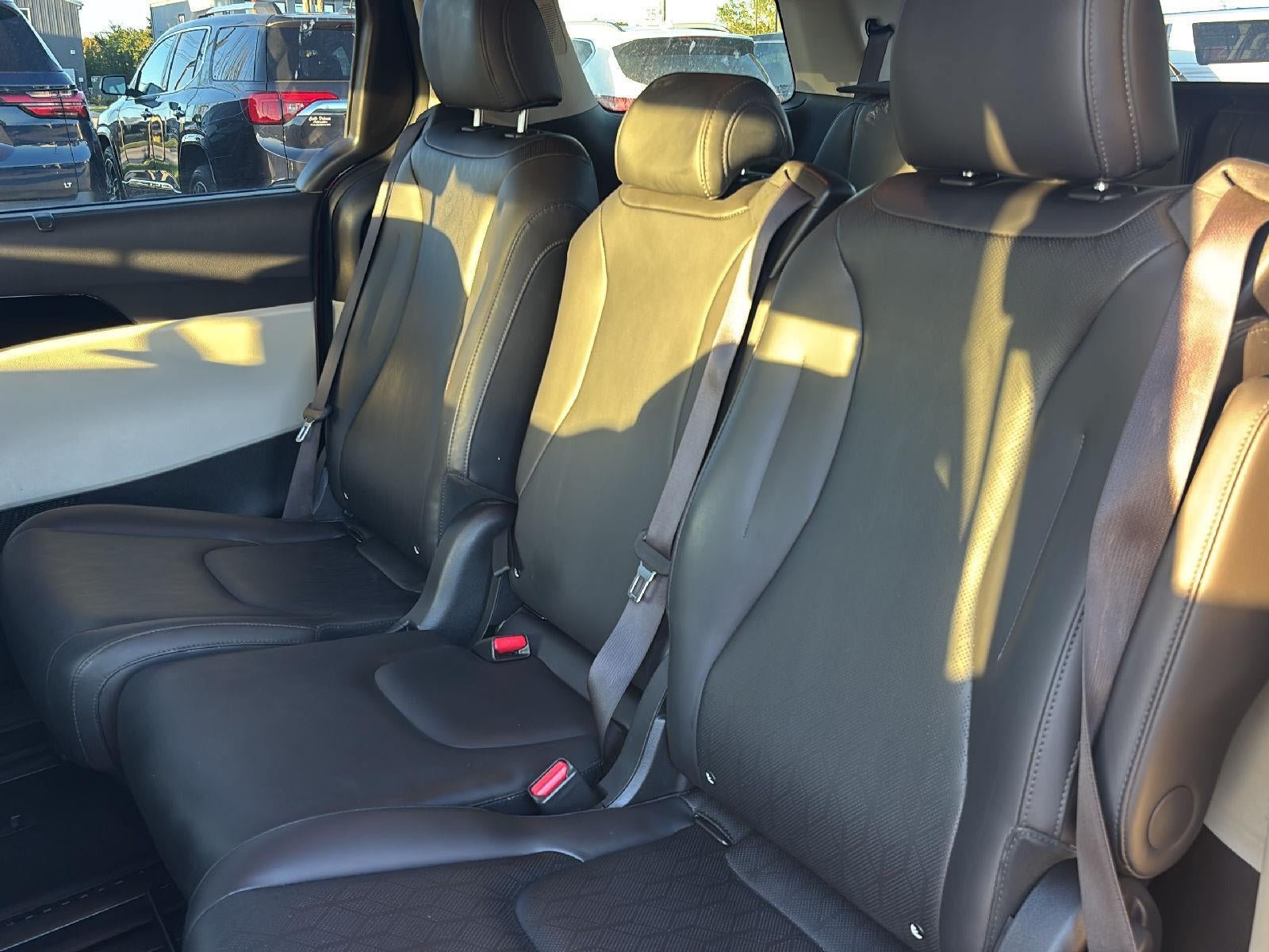 Used 2024 Kia Carnival SX FWD image 20