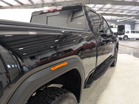 Used 2021 GMC Sierra 2500 AT4 w/ AT4 Premium Plus Package AWD/4WD image 3