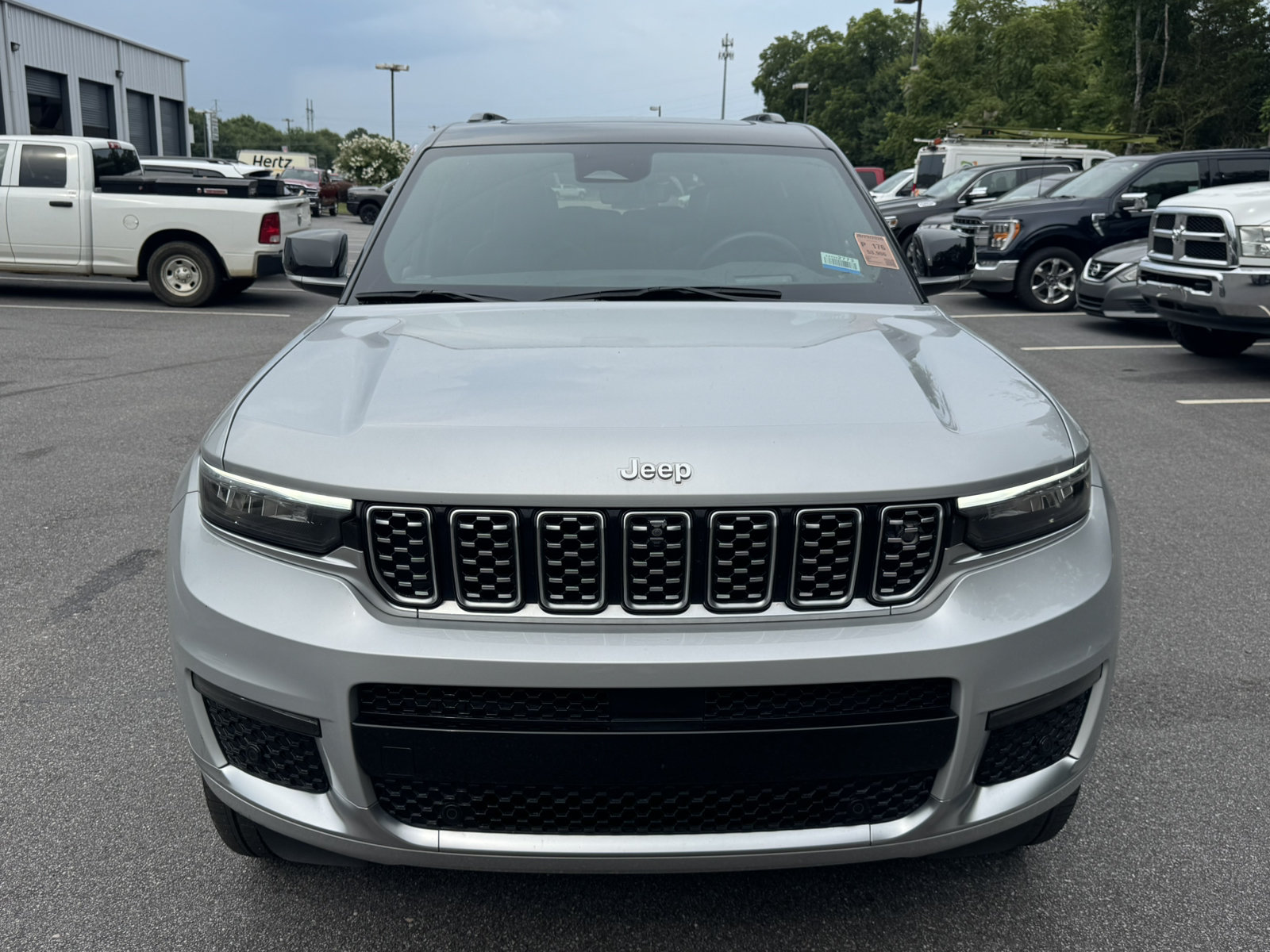 Used 2024 Jeep Grand Cherokee L Summit AWD/4WD image 2