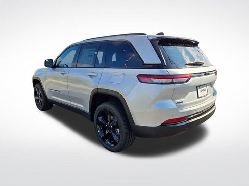 New 2025 Jeep Grand Cherokee Altitude AWD/4WD image 5