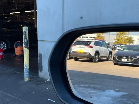 Used 2025 Chevrolet Equinox LT image 19