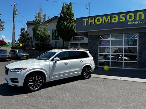 Used 2018 Volvo XC90 T6 Momentum w/ Convenience Package image 1