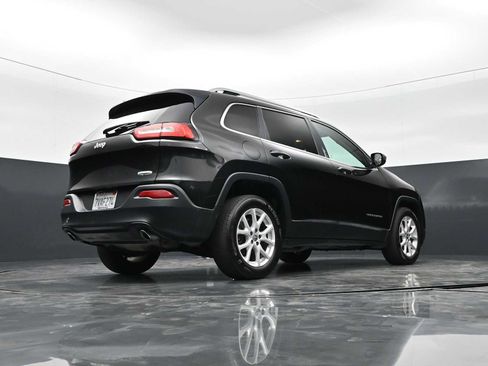 Used 2014 Jeep Cherokee Latitude FWD image 23