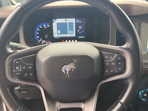 Used 2023 Ford Bronco Outer Banks AWD/4WD image 12