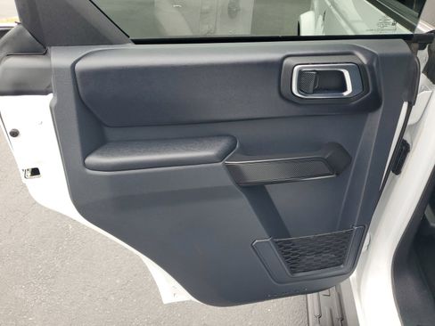 Used 2025 Ford Bronco Outer Banks AWD/4WD image 9