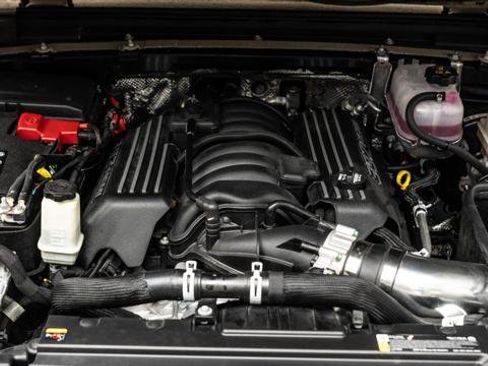 Used 2025 Jeep Gladiator Sport image 2