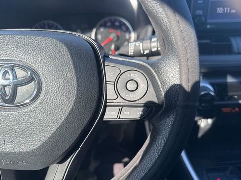 Used 2021 Toyota RAV4 XLE image 15