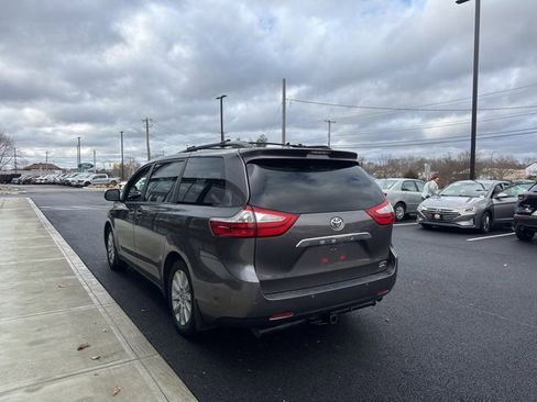 Used 2015 Toyota Sienna Limited Premium image 5