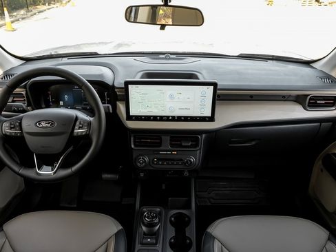 Used 2025 Ford Maverick Lariat w/ 4K Tow Package image 17