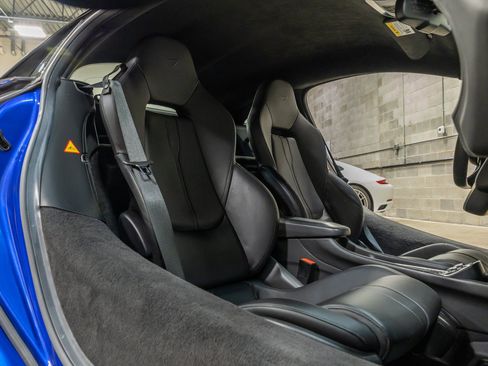 Used 2019 McLaren 570S Coupe RWD image 39
