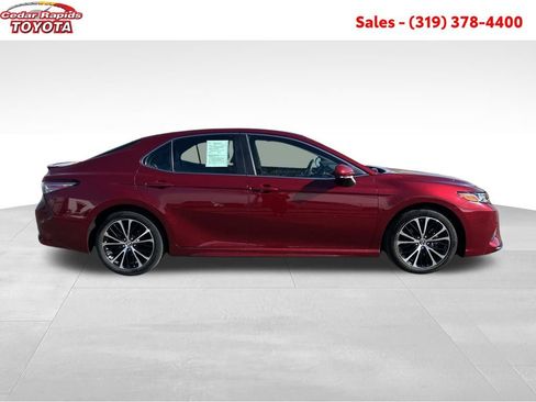 Certified 2018 Toyota Camry SE image 7