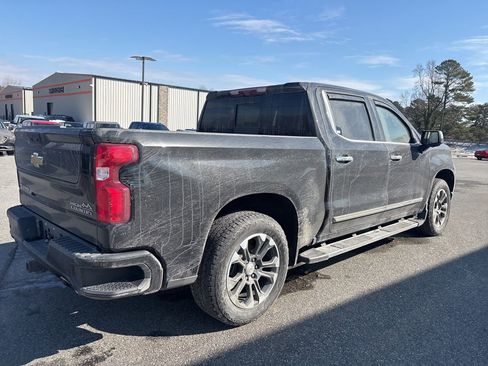 Used 2023 Chevrolet Silverado 1500 High Country w/ Technology Package image 8