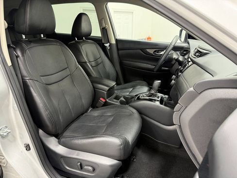 Used 2020 Nissan Rogue SL AWD/4WD image 25