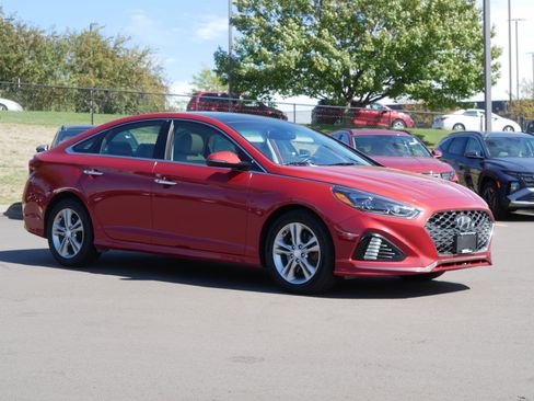 Used 2018 Hyundai Sonata Limited w/ Ultimate Package 07 FWD image 4
