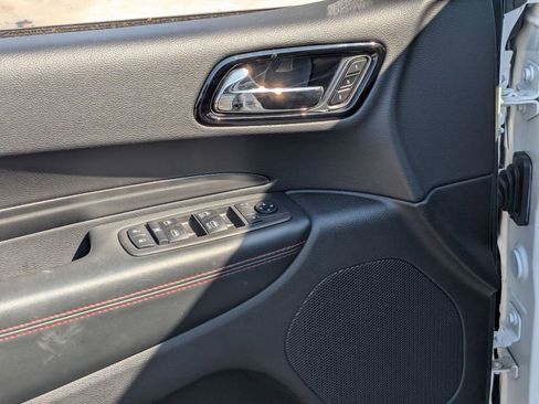 Used 2025 Dodge Durango GT image 7