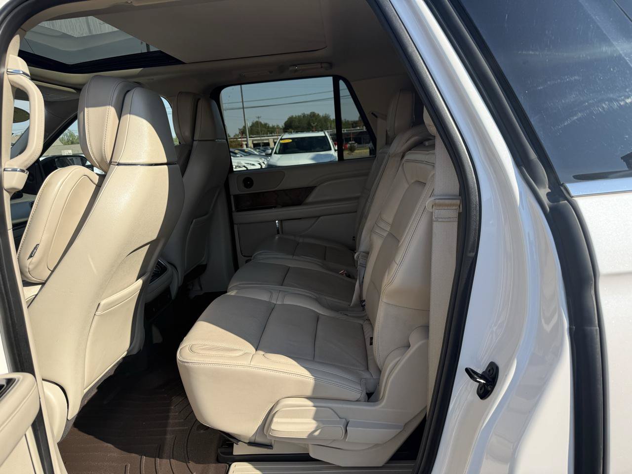 Used 2019 Lincoln Navigator L Reserve AWD/4WD image 15
