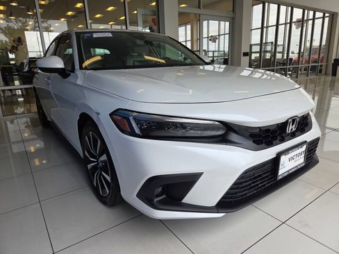 Certified 2024 Honda Civic EX-L image 3