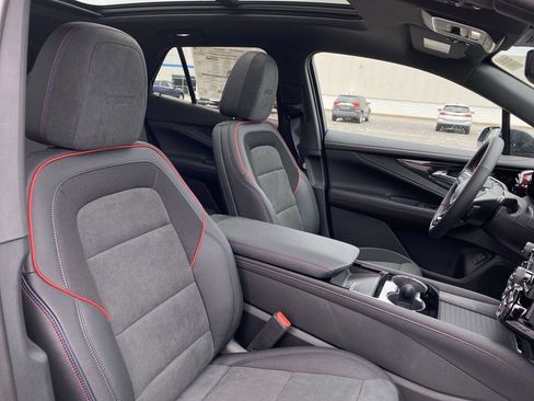 New 2025 Chevrolet Blazer EV RS image 32