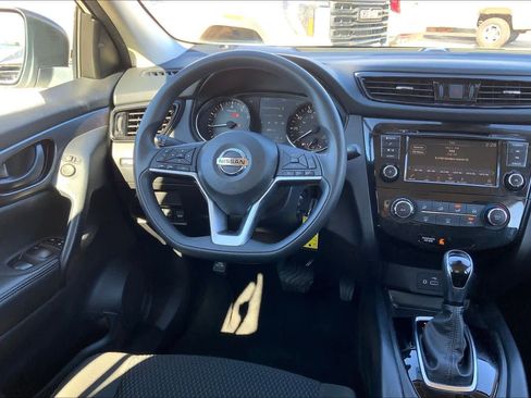 Used 2022 Nissan Rogue Sport S image 5