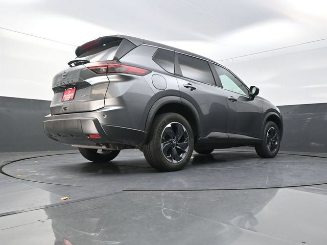 Used 2024 Nissan Rogue SV AWD/4WD image 37