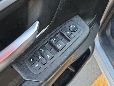 Used 2022 RAM 1500 Big Horn AWD/4WD image 14
