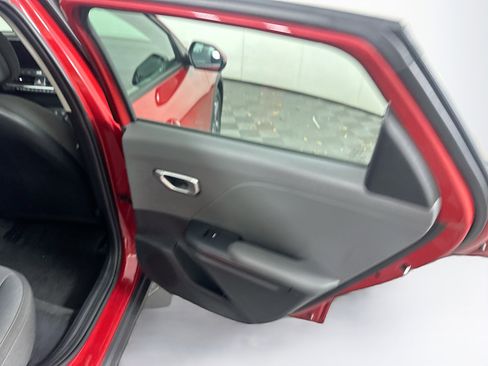 Used 2025 Kia K4 LXS image 28