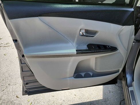 Used 2014 Toyota Venza LE AWD/4WD image 13