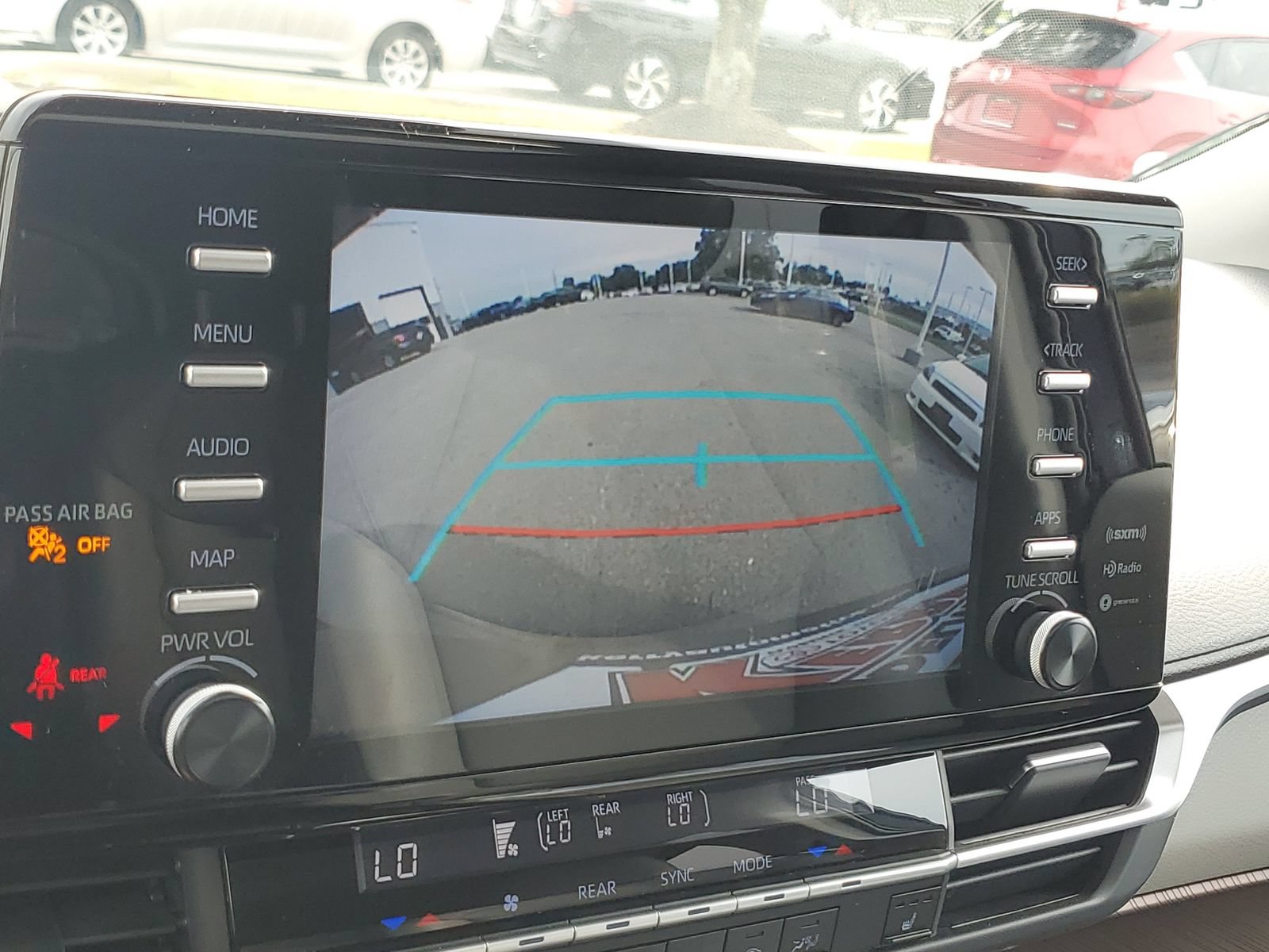 Certified 2024 Toyota Sienna XLE FWD image 27