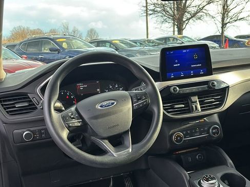 Used 2020 Ford Escape SE image 13