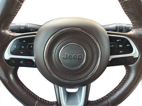 Used 2016 Jeep Renegade Limited FWD image 17