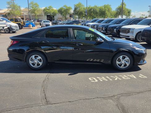 Certified 2023 Hyundai Elantra SE image 4