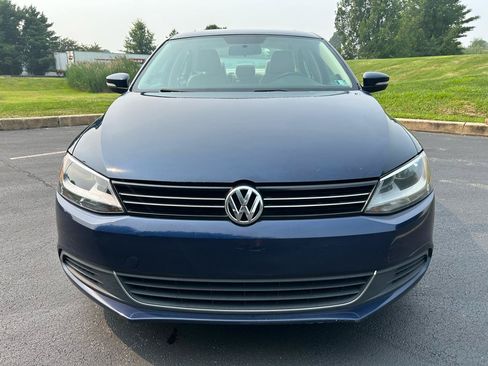 Used 2013 Volkswagen Jetta TDI FWD image 2