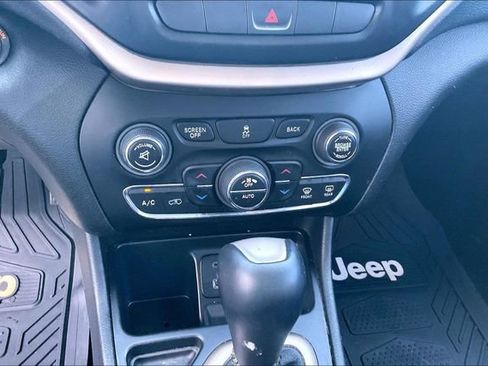 Used 2014 Jeep Cherokee Limited FWD image 33