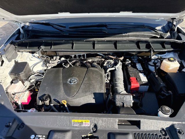 Used 2021 Toyota Highlander XLE AWD/4WD image 30