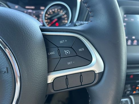 Used 2018 Jeep Compass Latitude w/ Popular Equipment Group image 21