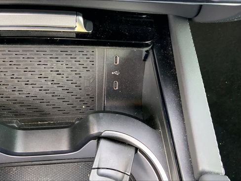 Used 2025 Mercedes-Benz GLS 63 AMG 4MATIC image 31