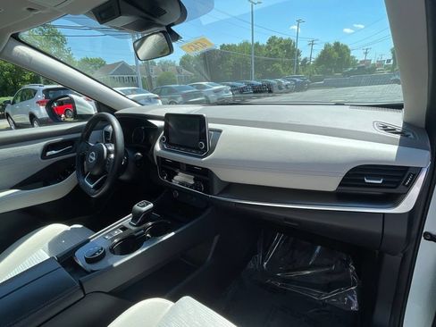 Used 2023 Nissan Rogue SV AWD/4WD image 13