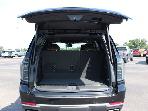 New 2026 Chevrolet Tahoe High Country AWD/4WD image 17