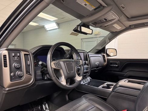 Used 2017 GMC Sierra 1500 Denali w/ Denali Ultimate Package AWD/4WD image 16