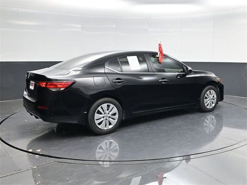 Used 2025 Nissan Sentra S image 3